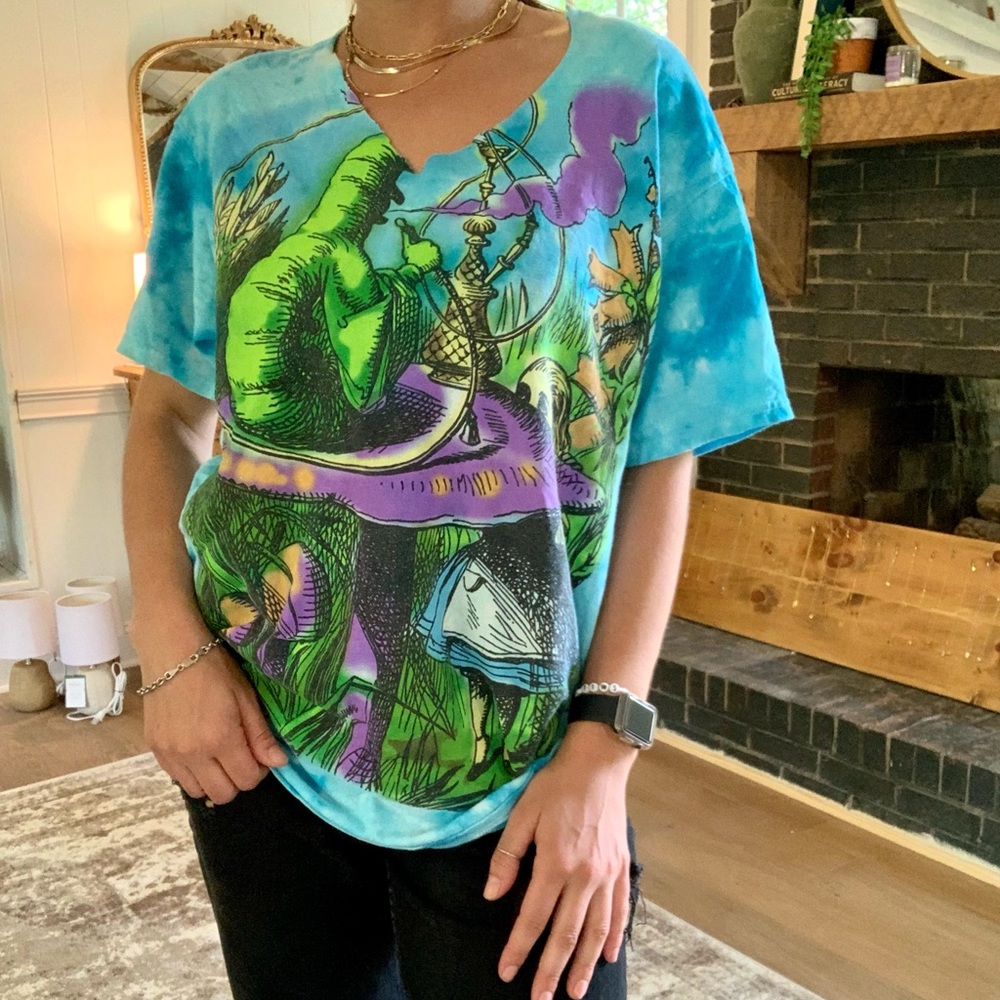 Trippy Alice in wonderland T-shirt L
